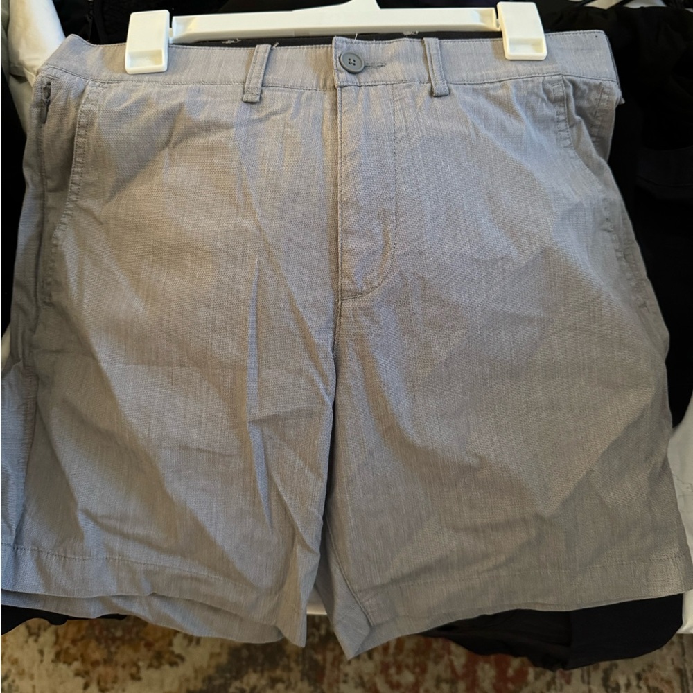 Abercrombie and Fitch Gray Shorts Size 32